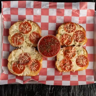 4 pc Pepperoni Cheesy Garlic Bread