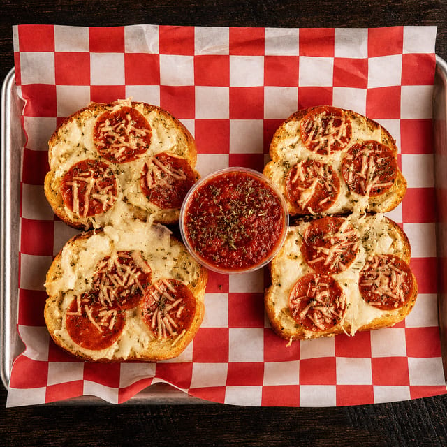 4 pc Pepperoni Cheesy Garlic Bread.